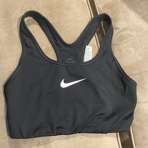 black nike sports bra